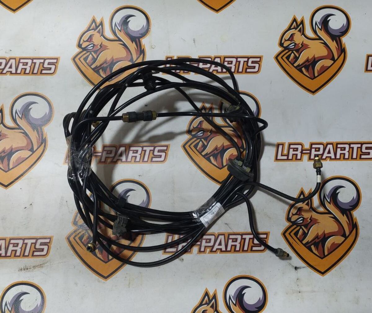 LR045736 Трубопровід пневмопідвіски RANGE ROVER SPORT L494 13-